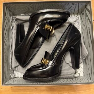 Alexander McQueen black leather shoes sz 41 euro